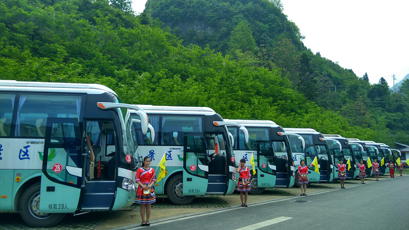 恩施大峡谷景区旅游客运车辆启用导游员专座